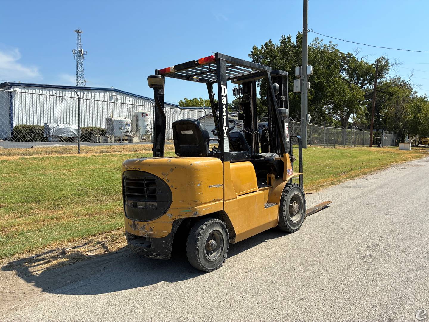 2001 Cat DP25K