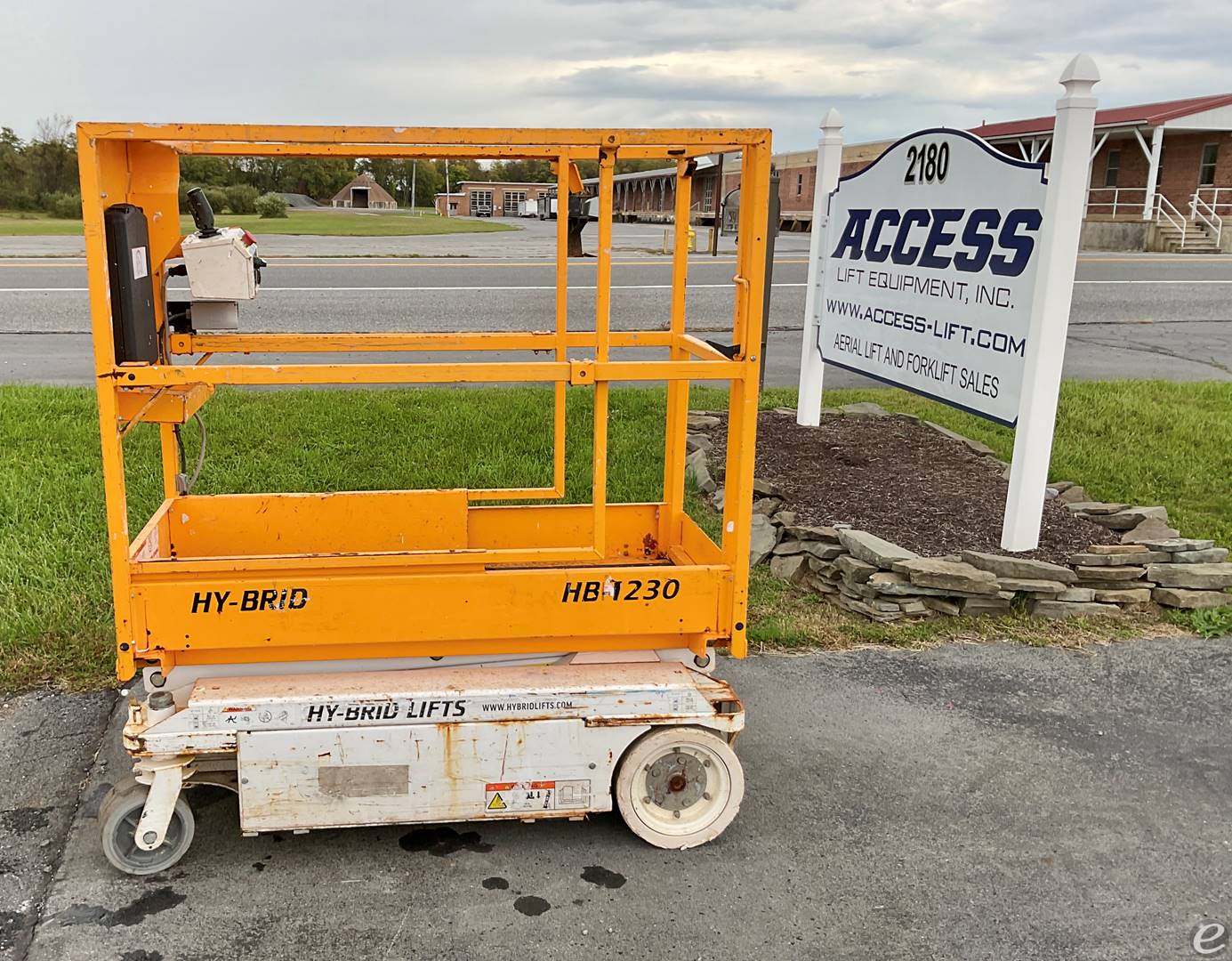 2017 Hy-Brid Lifts HB1230S3