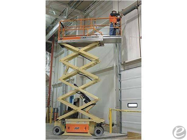 2013 JLG 2646ES