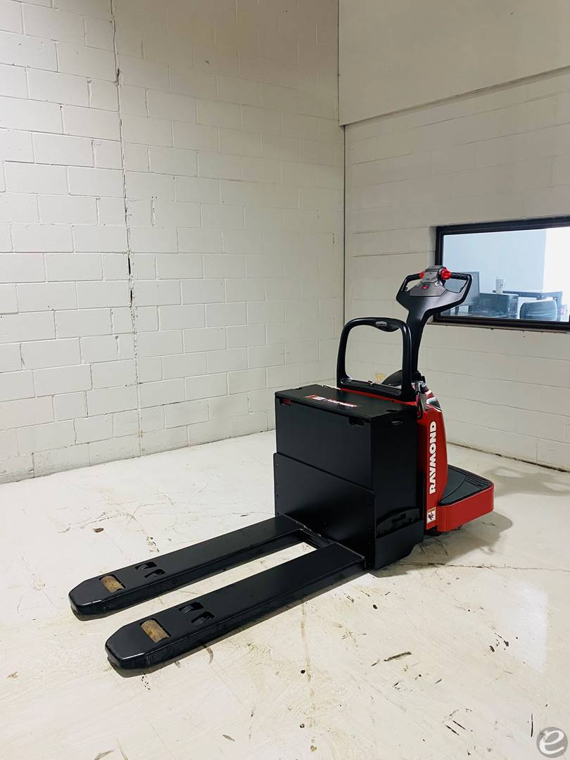 2012 Raymond 8410