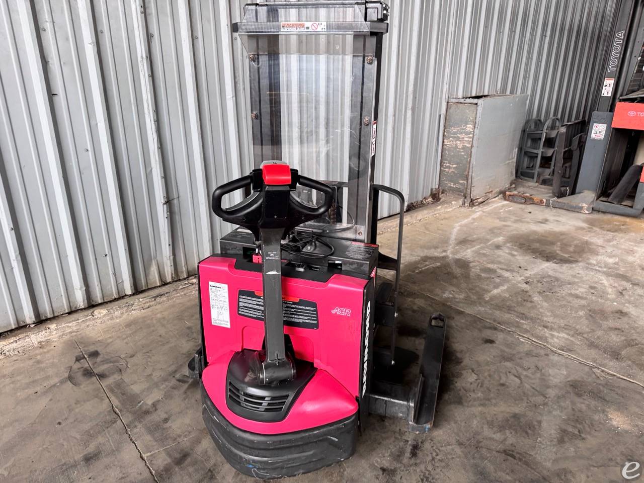 2019 Raymond 6210