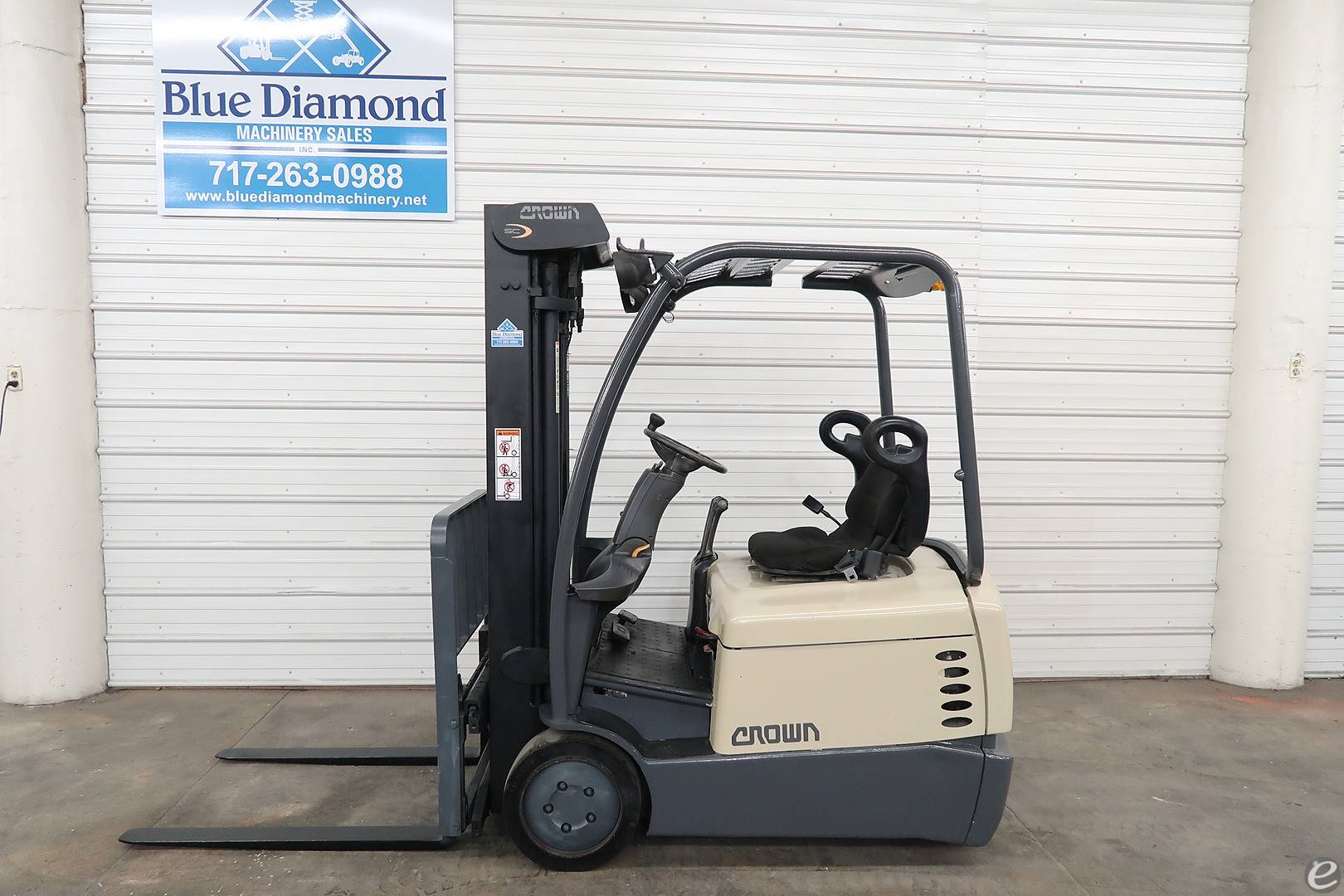2003 Crown SC4020-30 Electric Forklift - 123Forklift
