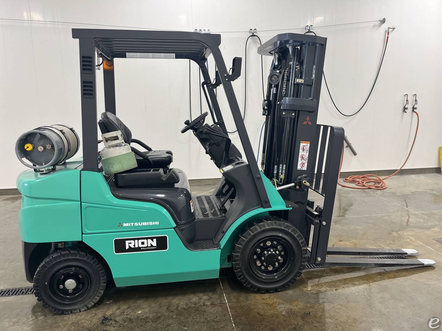 2024 Mitsubishi FG25N6