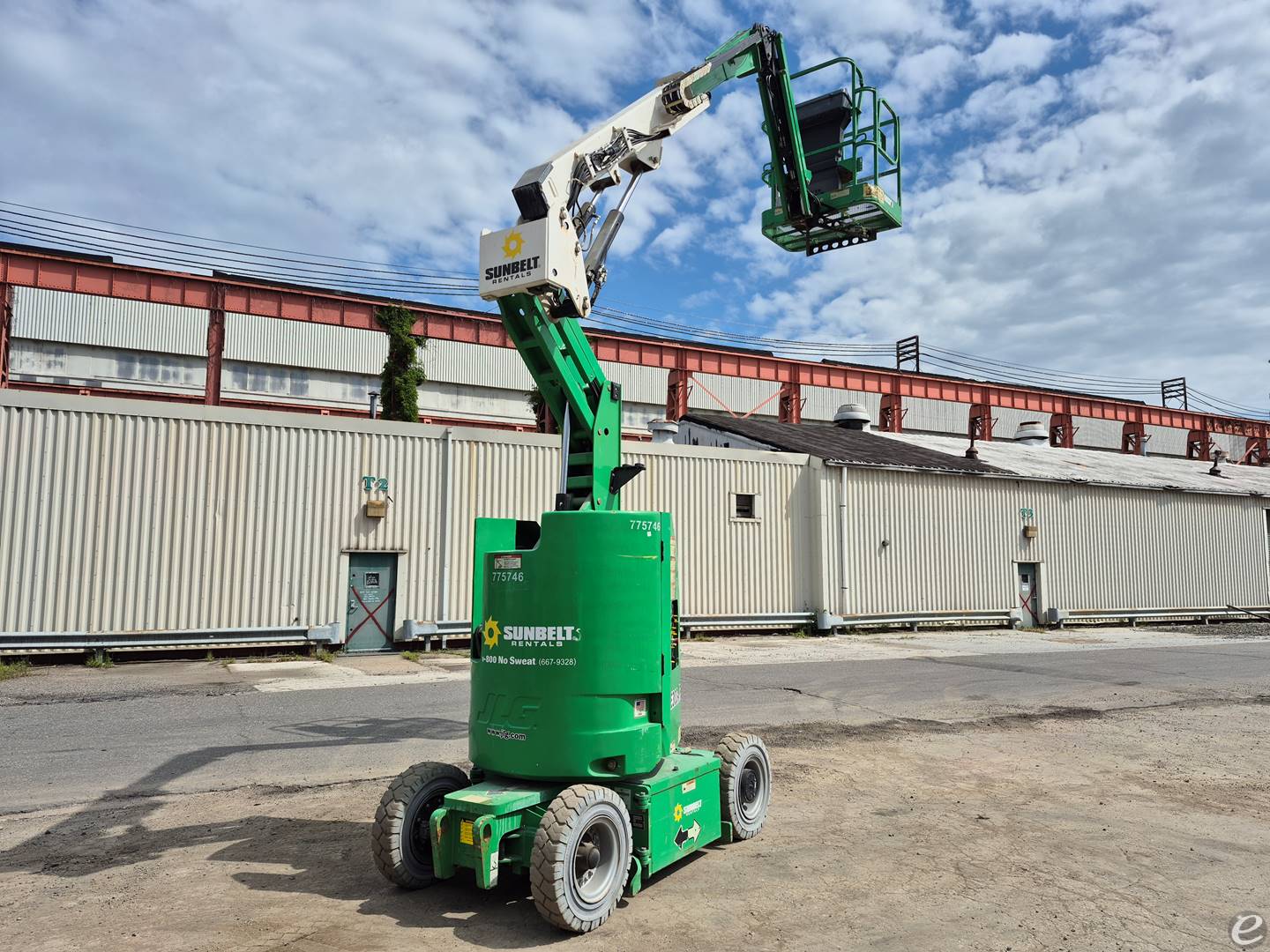 2015 JLG E300AJP