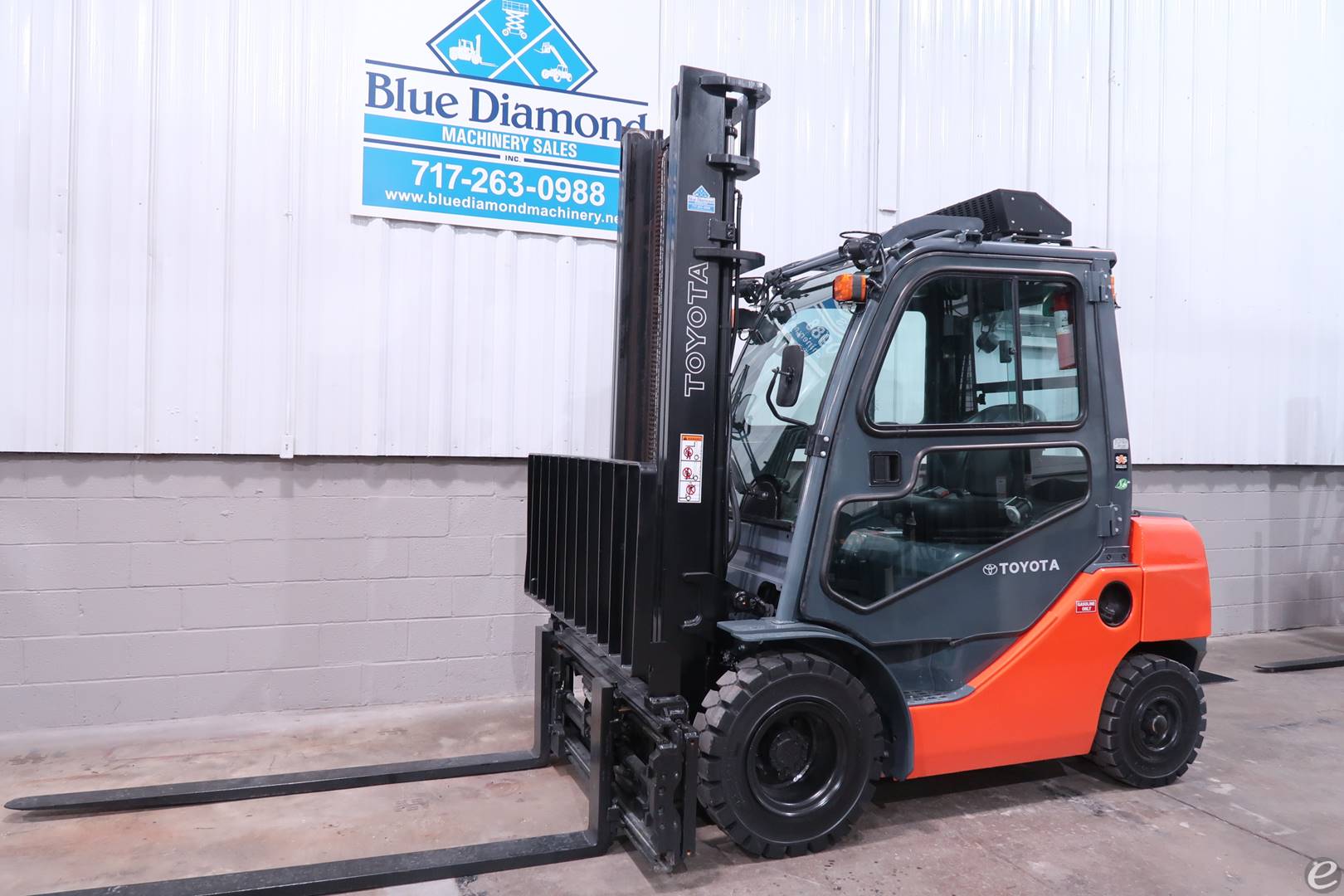 2015 Toyota 8FGU25 Gasoline Forklif...