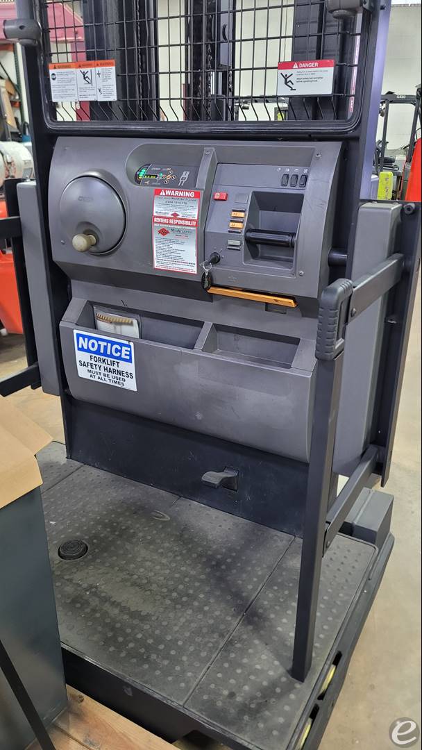 2012 Crown SP3520-30