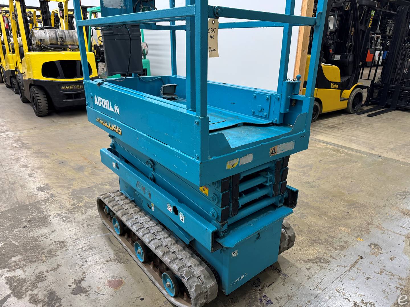 2010 Used AIRMAN ENCL045
