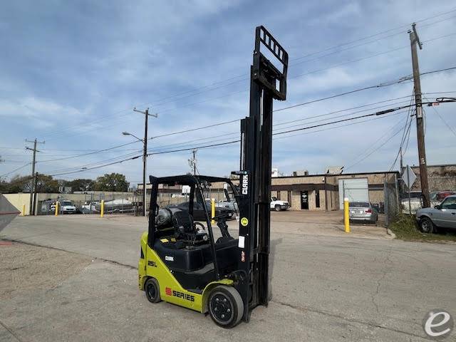 2021 Clark S25CL
