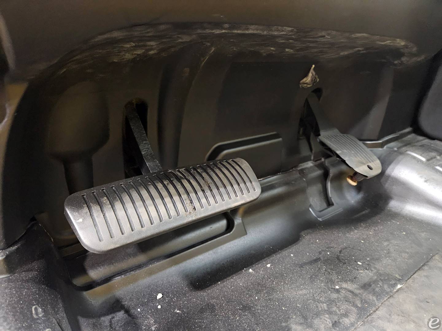 2017 Yale GDP120VX