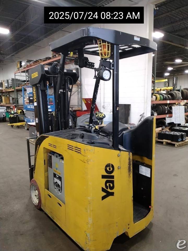 2017 Yale ESC040AD