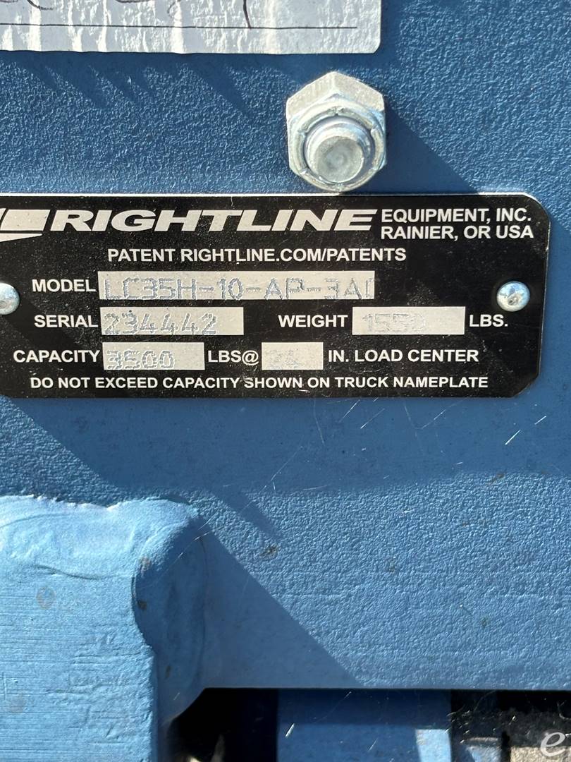 2023 Rightline LC35H-10-3AC-AP