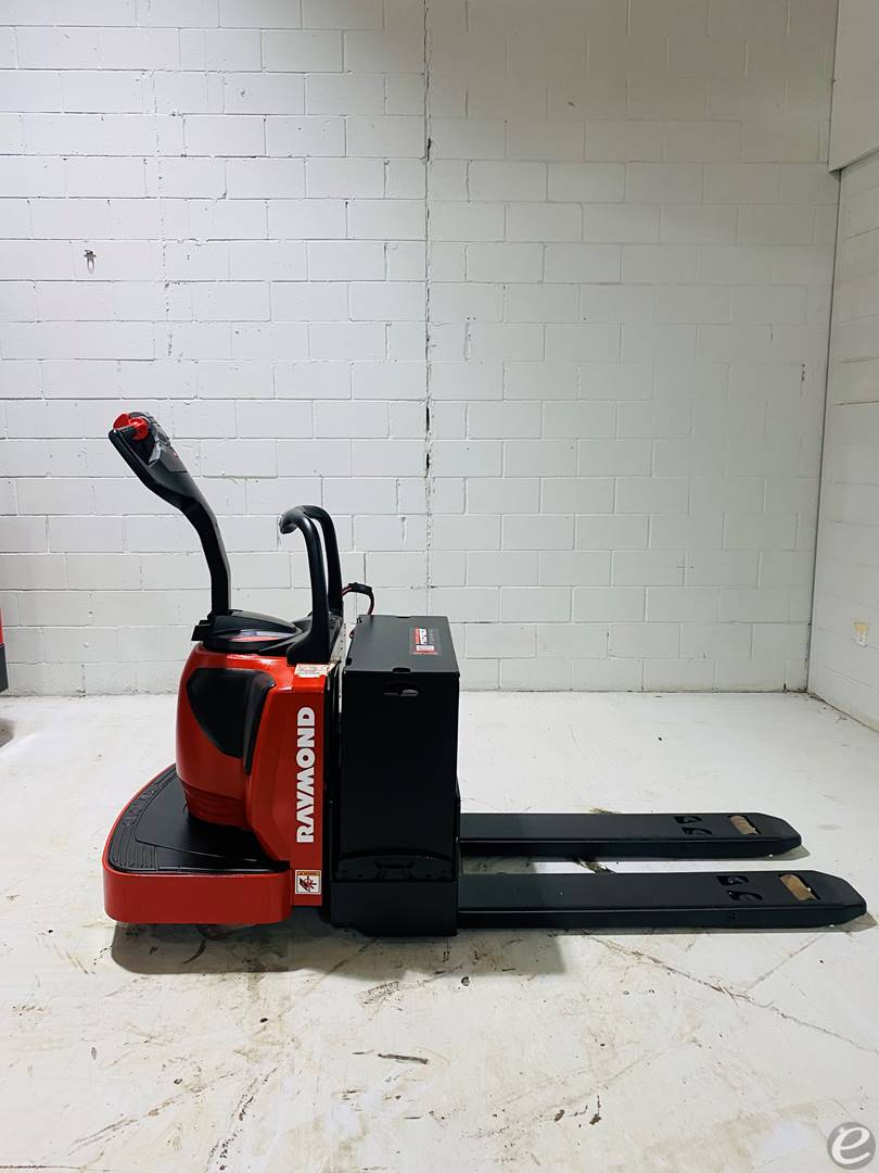 2012 Raymond 8410