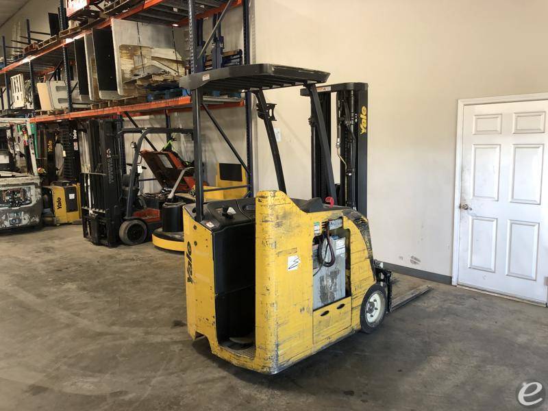 2012 Yale ESC030AC