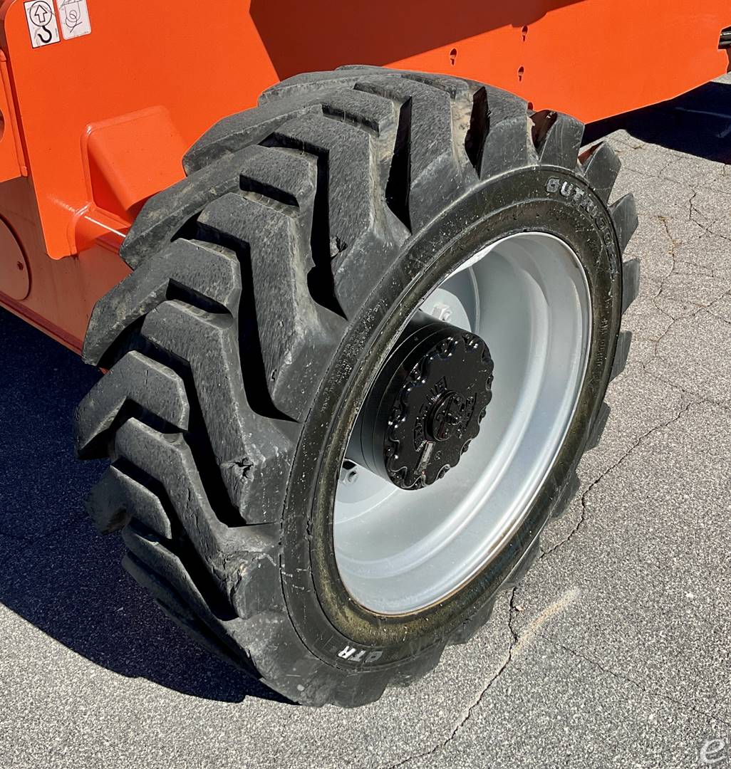 2016 JLG 800S