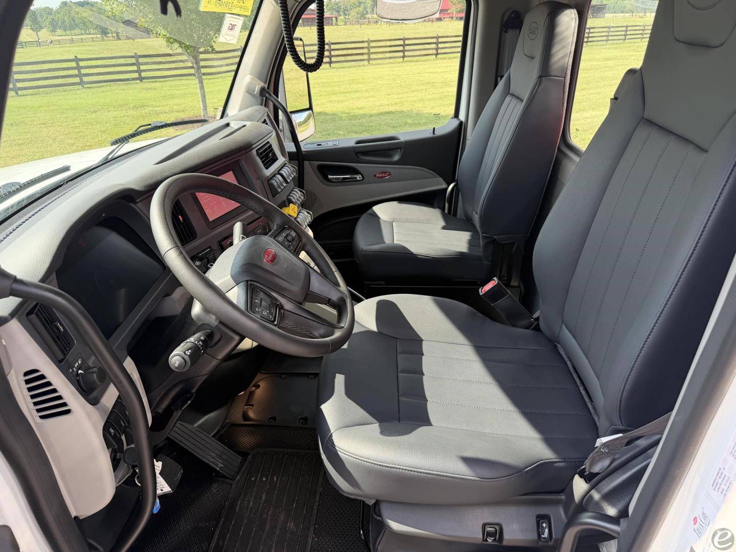2027 Peterbilt 567
