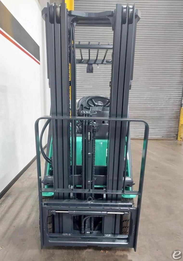 2019 Mitsubishi FGC18N