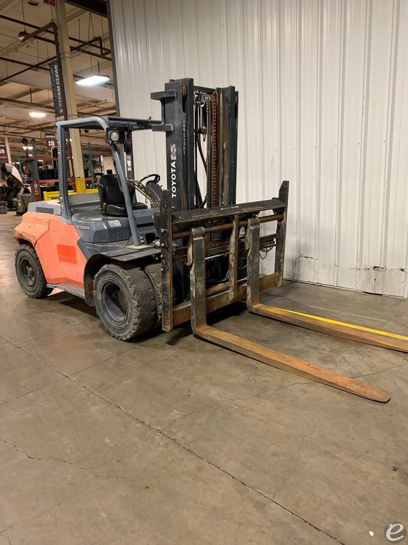 2014 Toyota 8FD70U Diesel Forklift - 123Forklift