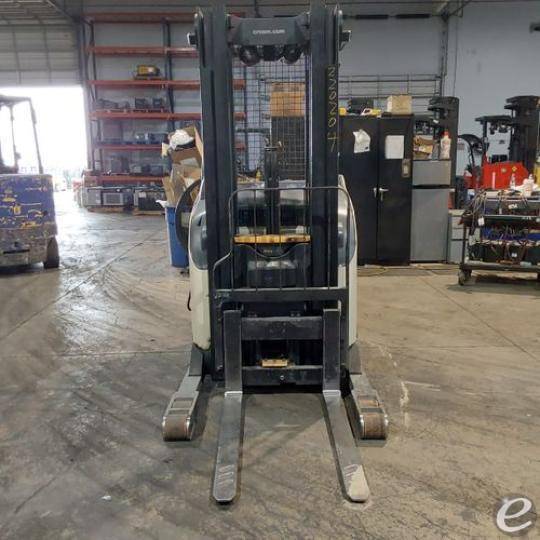2018 Crown RR5725-45