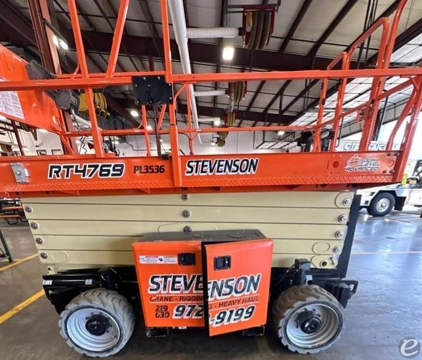 2022 JLG RT4769