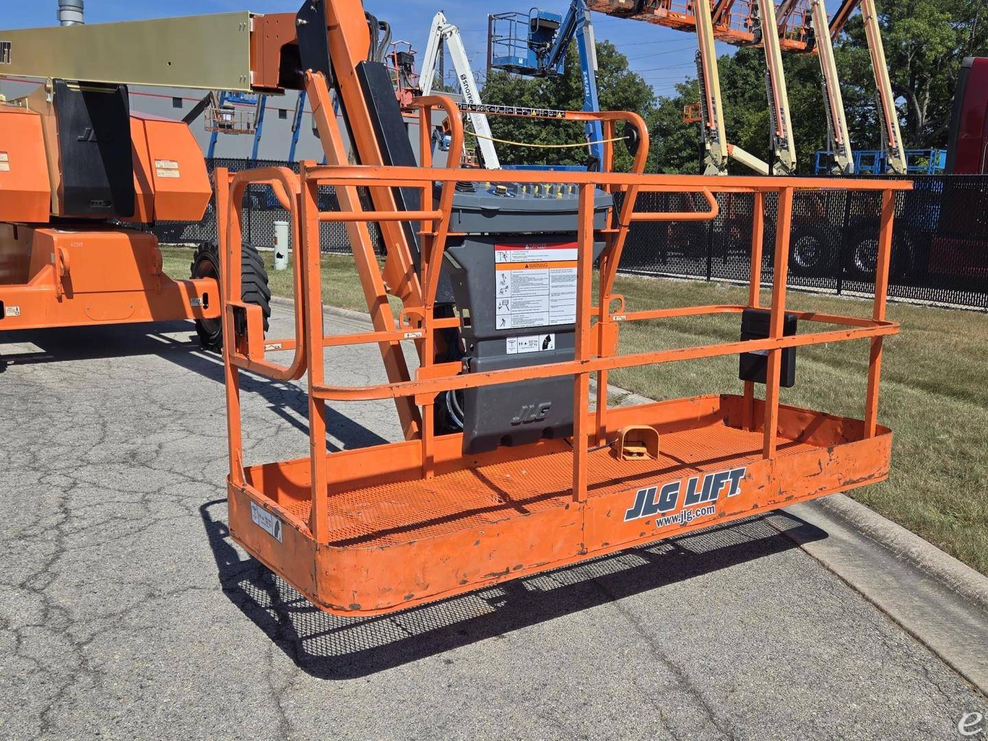 2019 JLG 800AJ