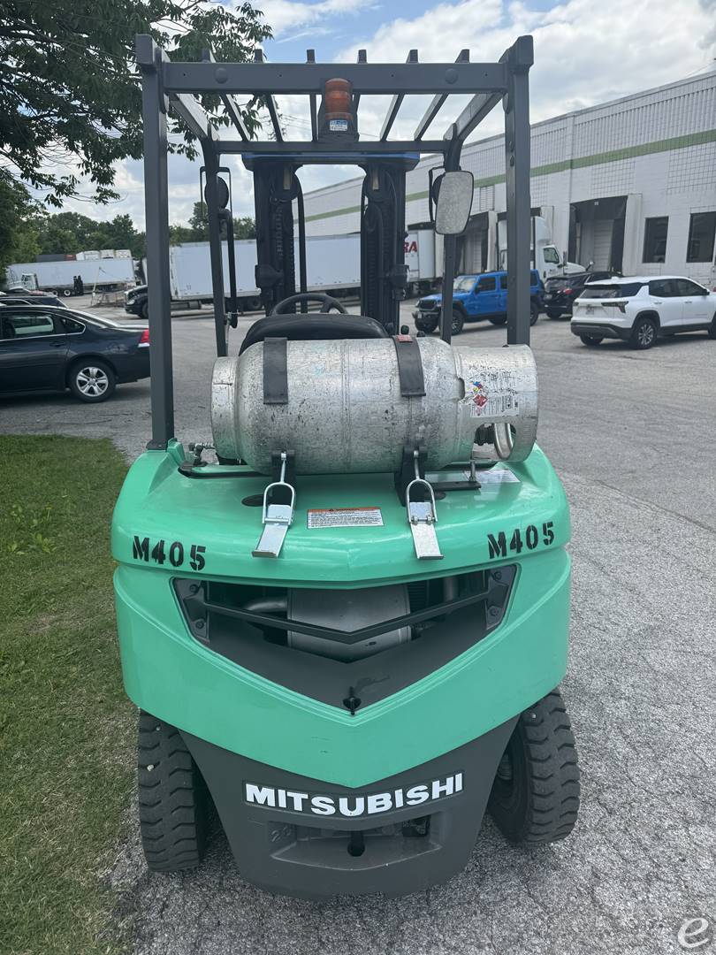 2017 Mitsubishi FG20N