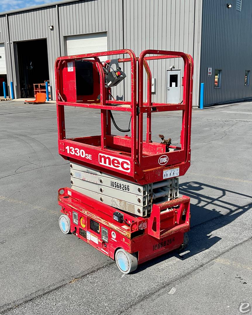 2017 JLG 1330SE