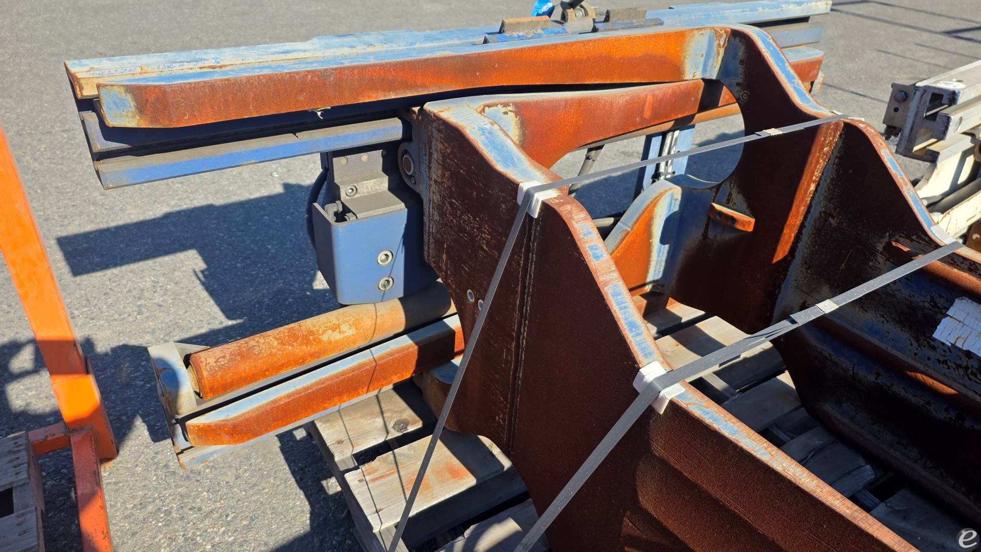 2014 Rightline LBM151