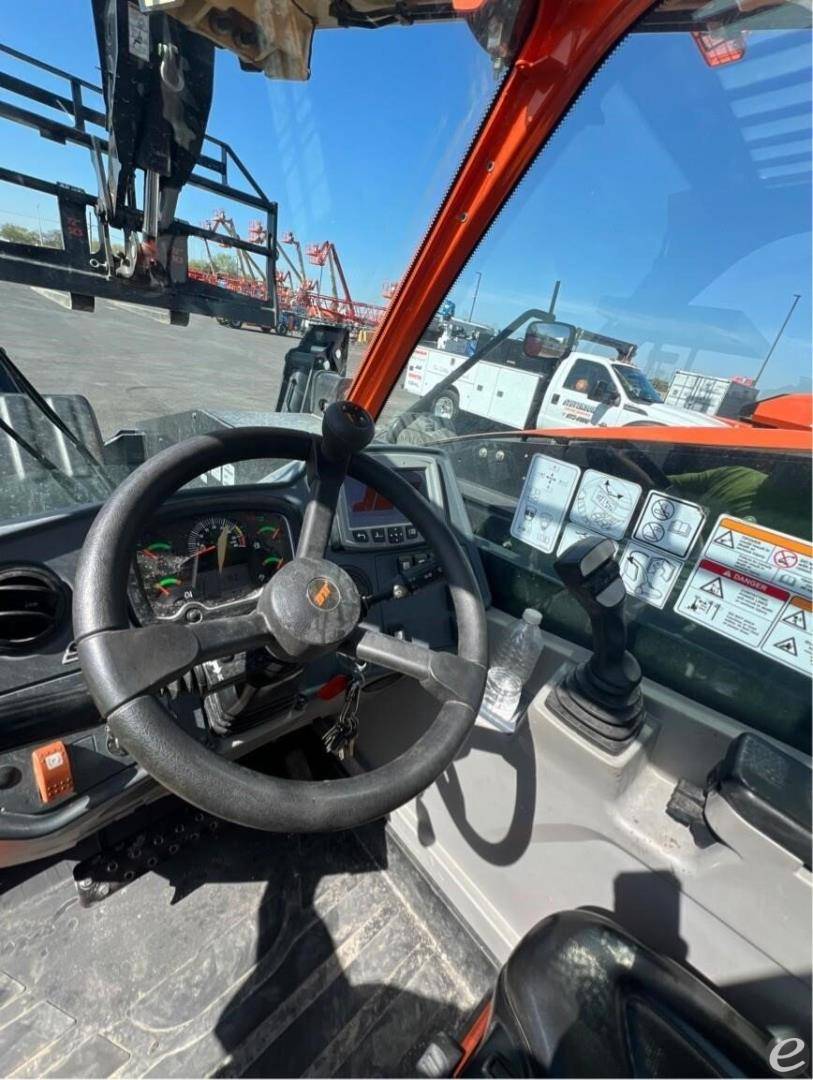 2022 JLG 1255