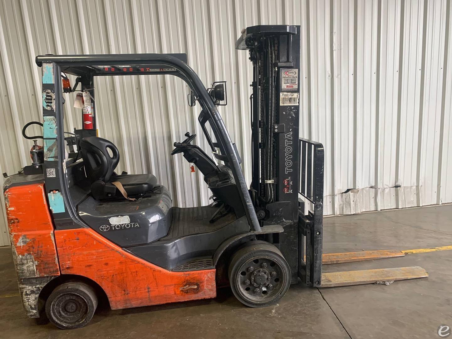2013 Toyota 8FGCU30 LP Gas Forklift...