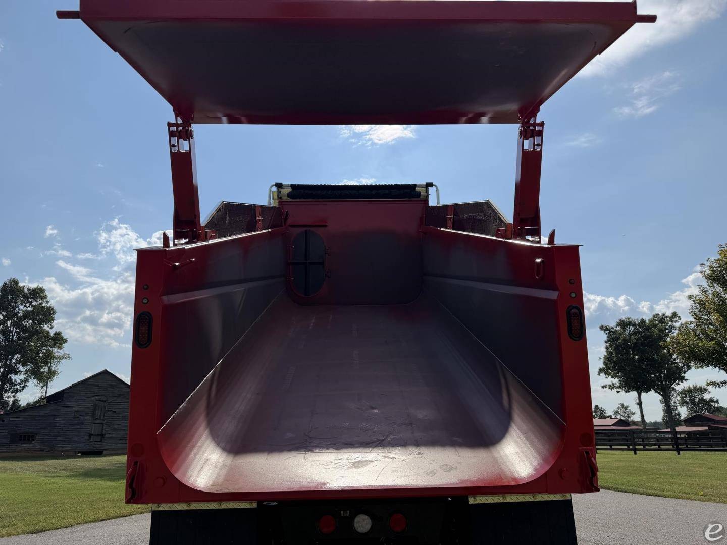 2027 Peterbilt 567