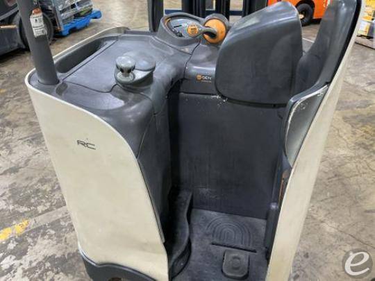 2023 Crown RC5735-35