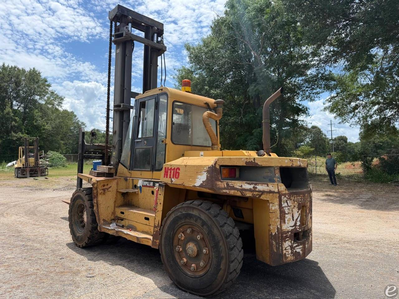 2000 Cat DP135