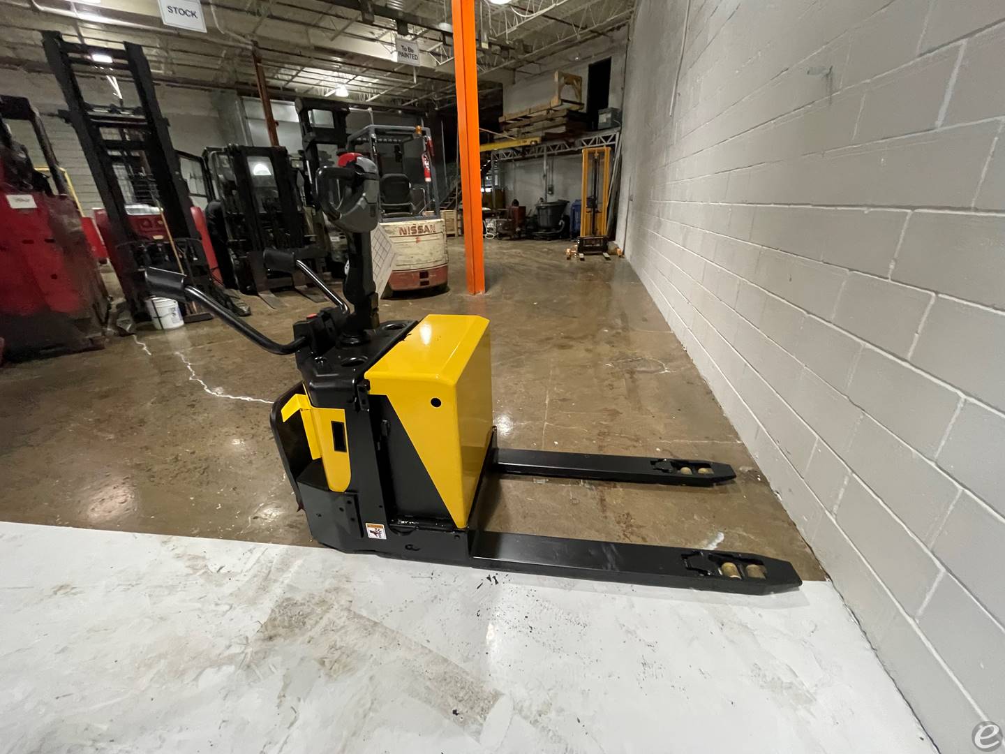 BT                                                 LPE200/8 Electric Forklift - 123Forklift
