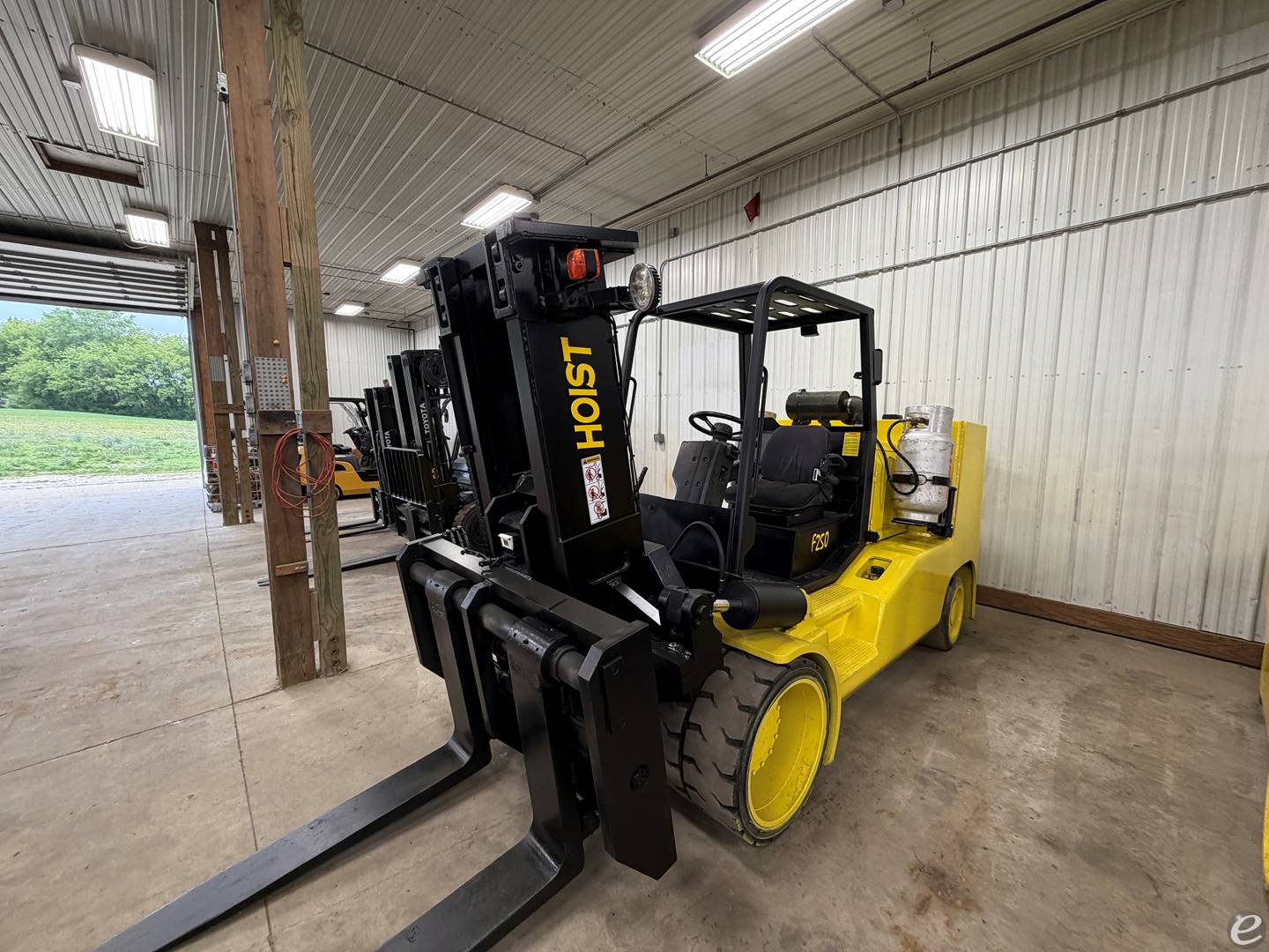 2006 Hoist Liftruck F250