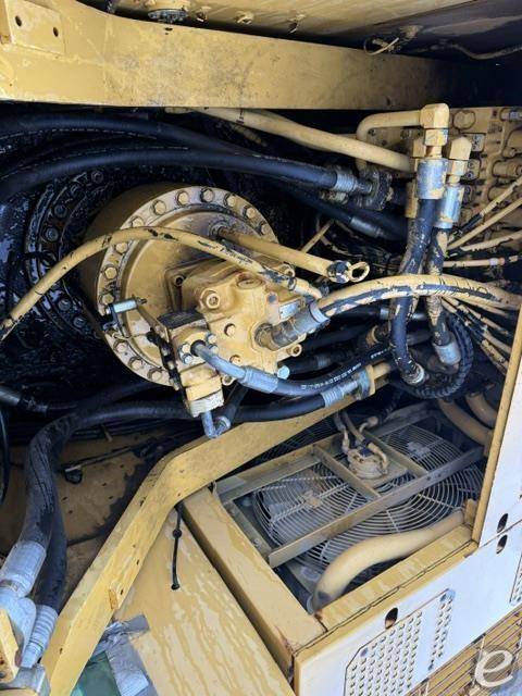 2005 Cat 330CL