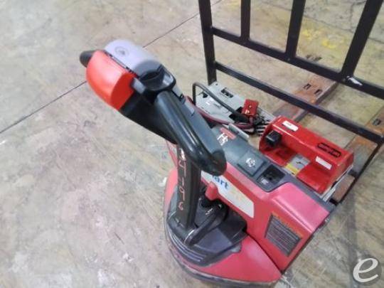 2021 Raymond 8210
