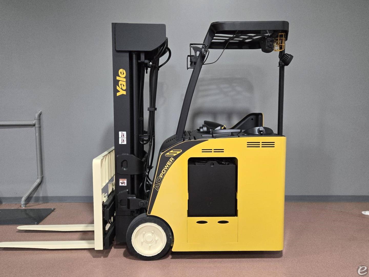 2015 Yale ESC035AD Electric Forklif...