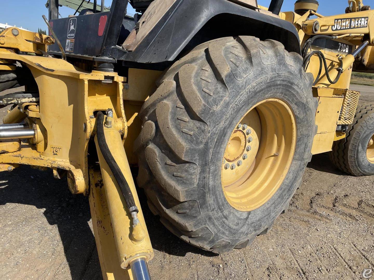 2002 John Deere 710D