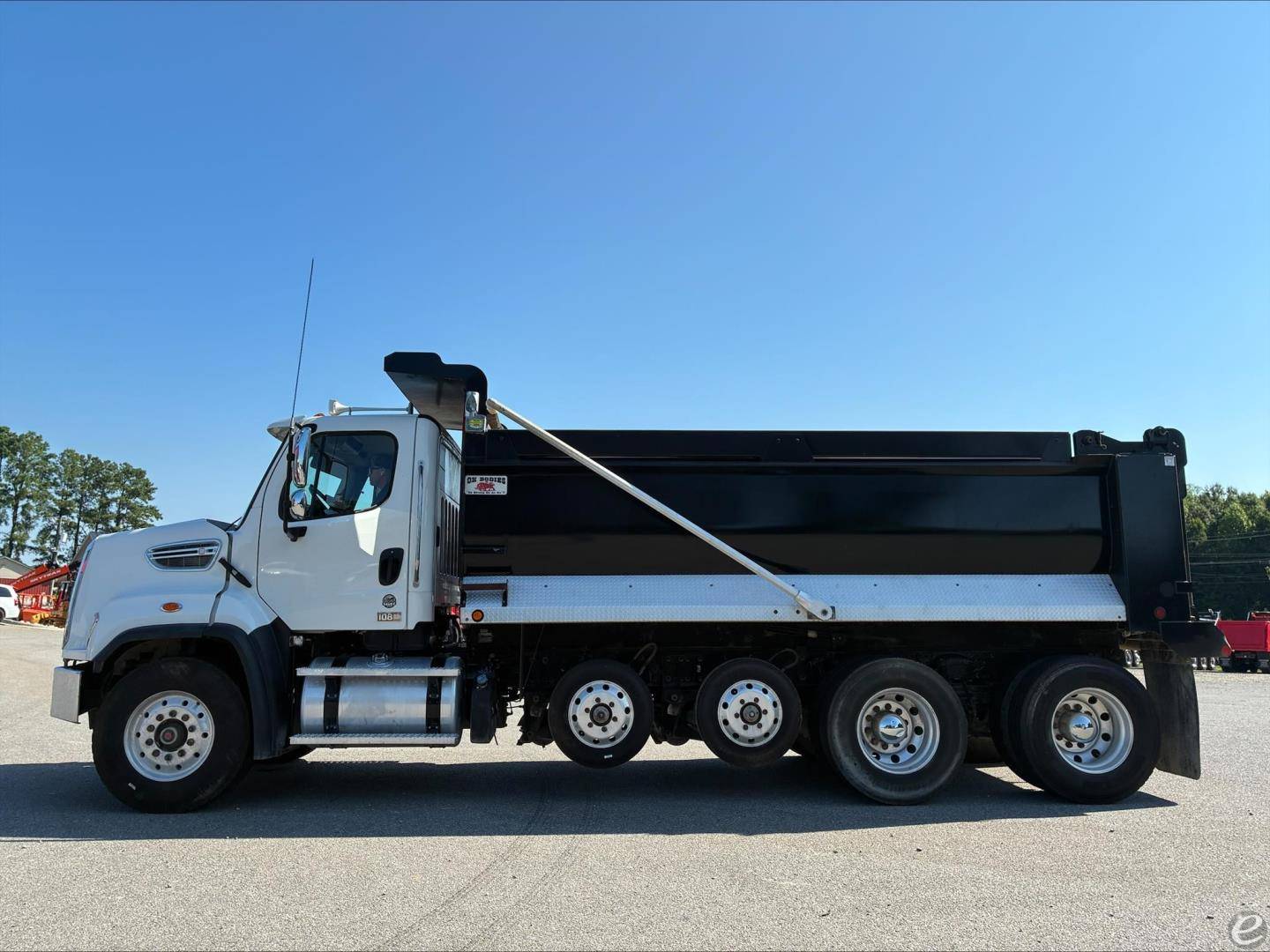 2023 Freightliner 108SD