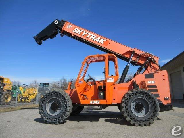 2016 JLG 6042