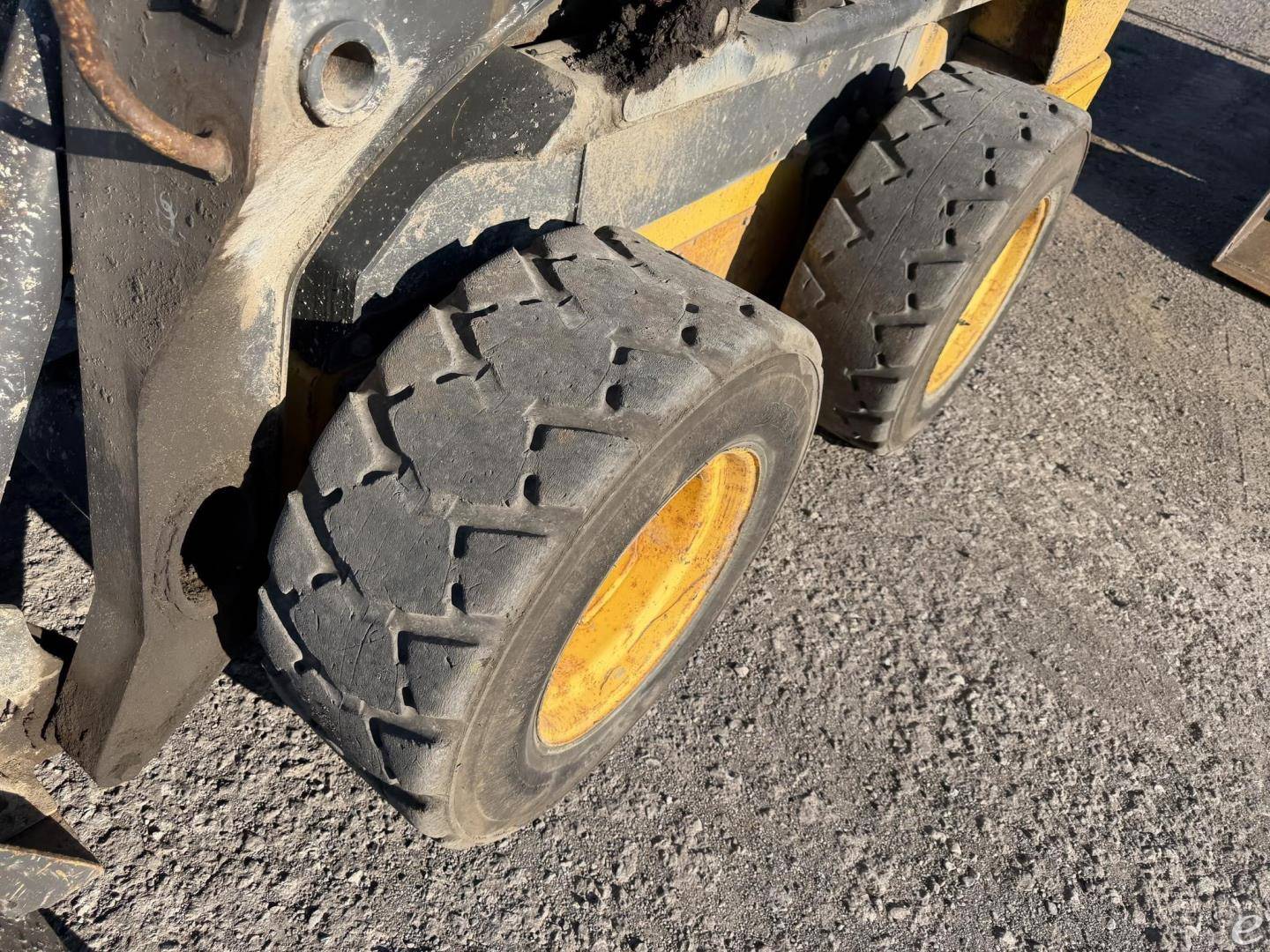 2015 New Holland L220