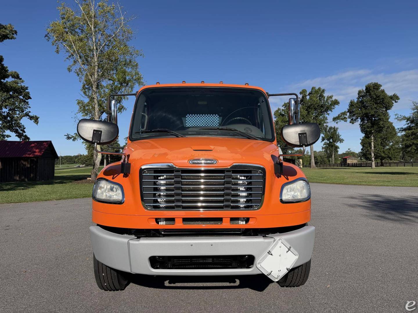 2017 Freightliner BUSINESS CLASS M2 106