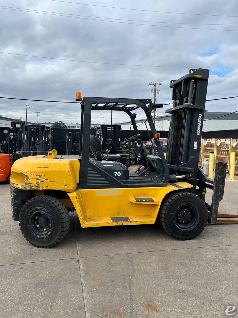 2017 Komatsu FD70T-10