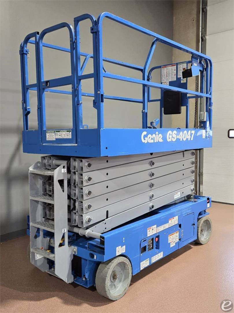 2017 Genie GS4047 Electric Scissor Lift - 123Forklift