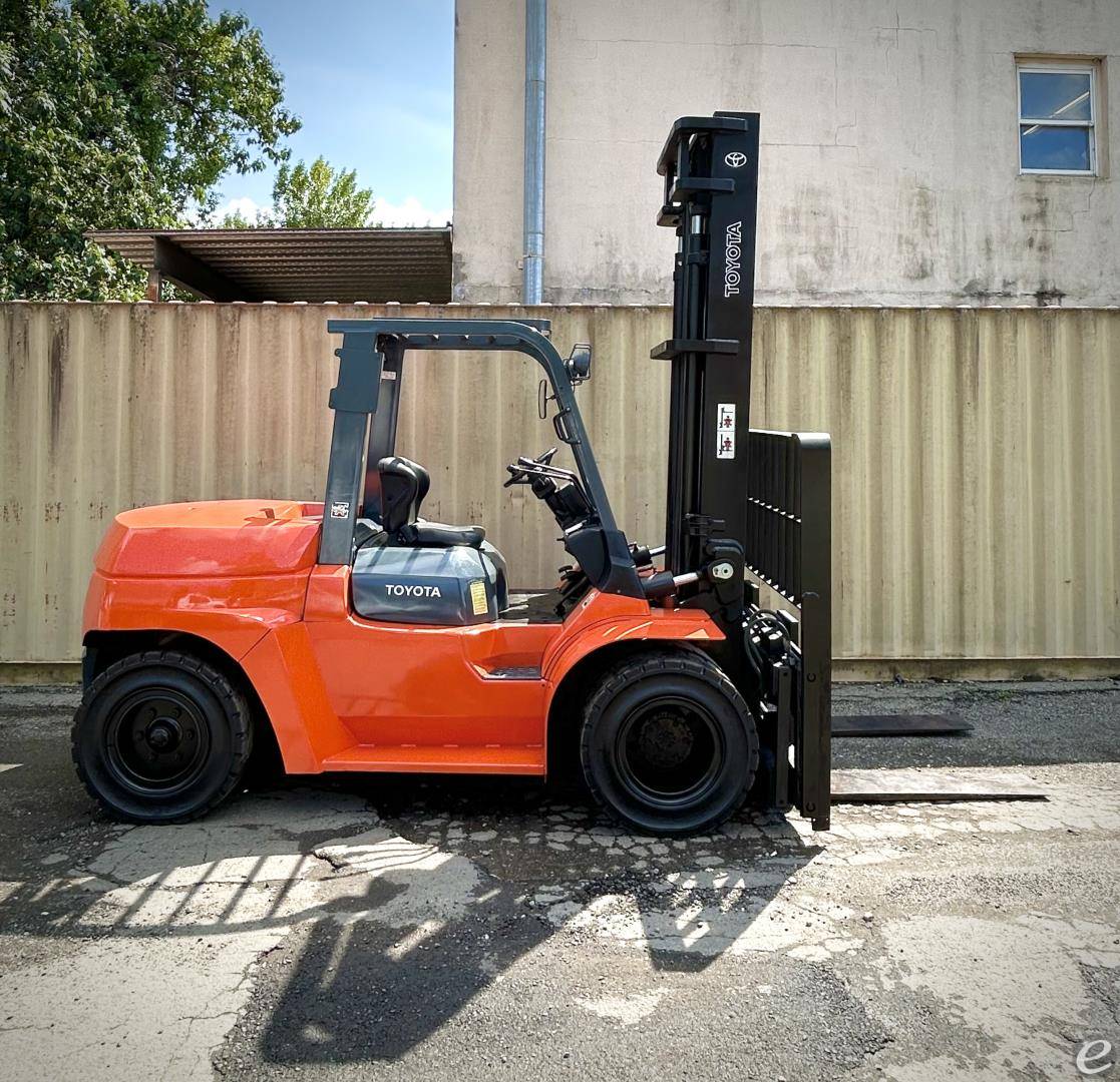 2004 Toyota 7FDU70