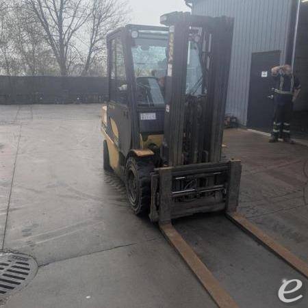 2012 Yale GLP070