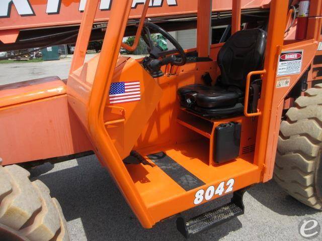 2017 JLG 8042