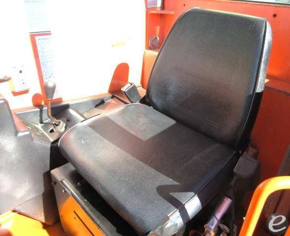 2007 JLG G6-42A