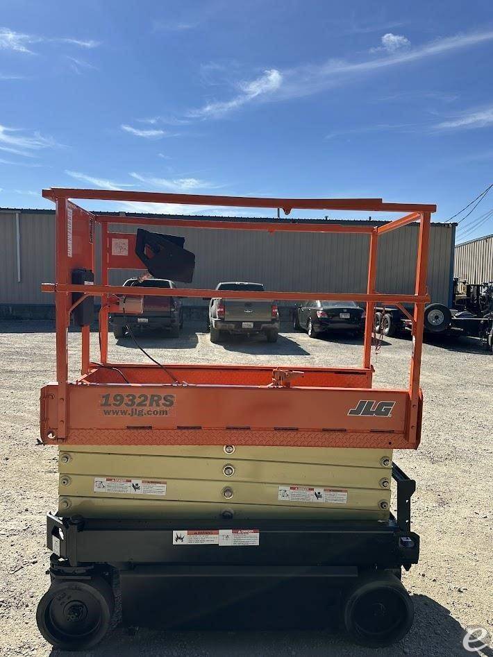 2019 JLG 1932R