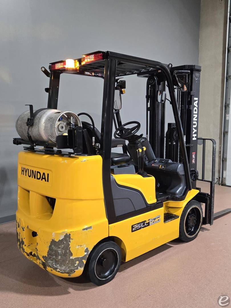 2023 Hyundai 25LC-7A